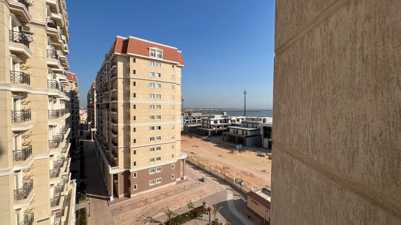 شقة للإيجار في صواري ١٧٧م مطلات البحيرة