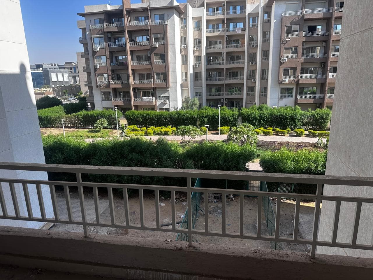 شقة 160م بكمبوند وصال دور تاني فيو جاردن 🌳 — LR0034